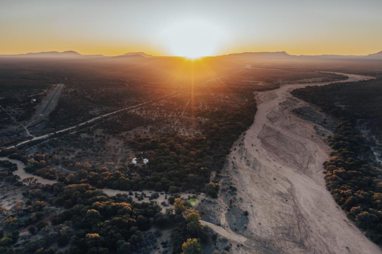Omaruru Game Lodge Экстерьер фото